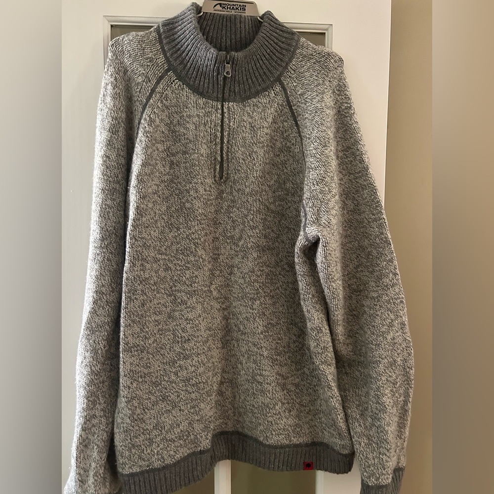 Men’s Mountain Khakis 1/4 zip pullover sweater sz. L